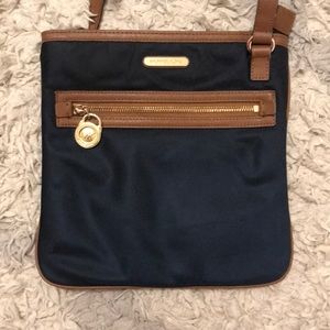 Micheal Kors crossbody purse/bag